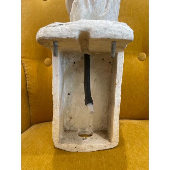 Vintage Plaster resin garden fountain top or statue decor girl holding shell - Picture 5 of 6